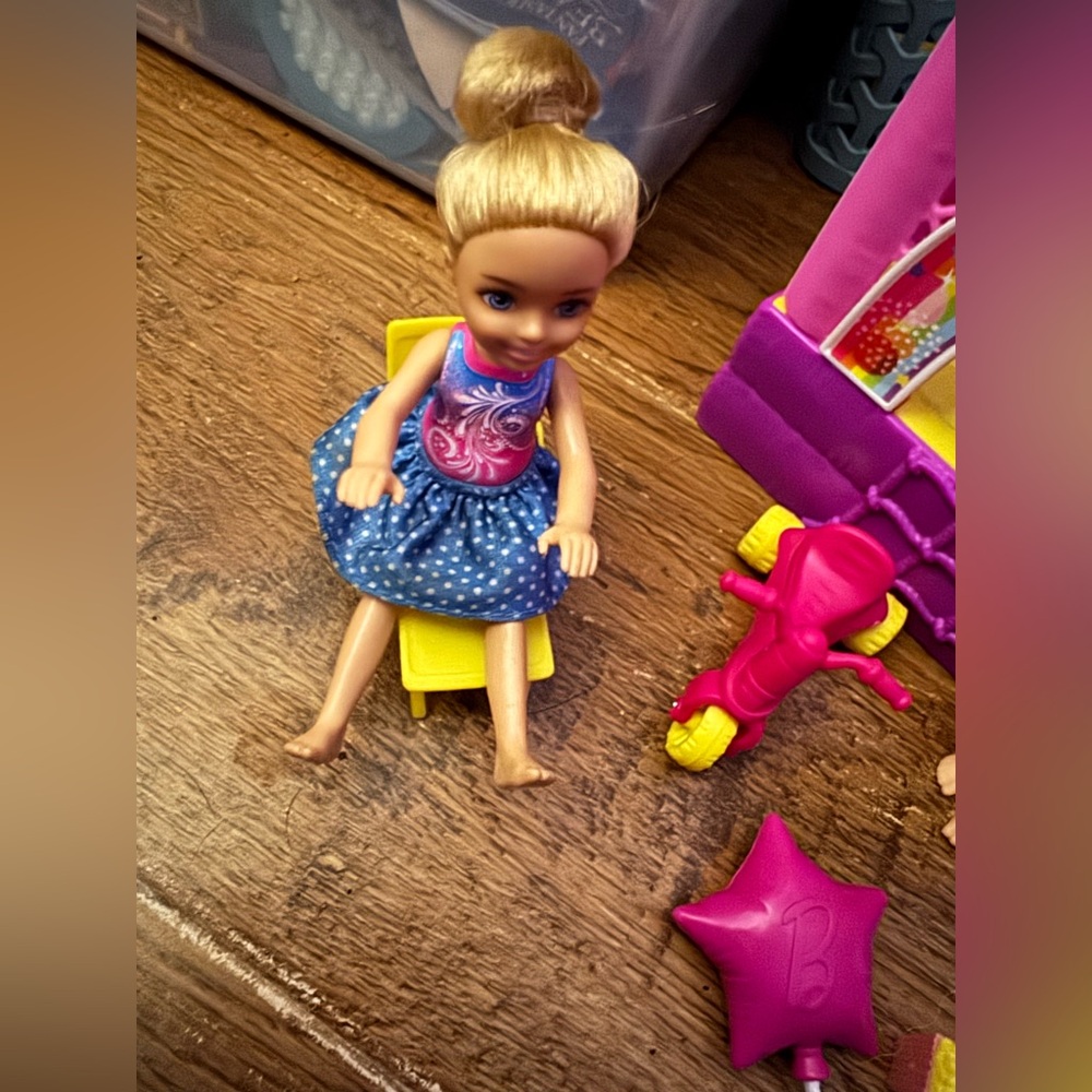 Barbie Kelly & Chelsea bounce house playground skippers babysitting - Picture 4 of 8